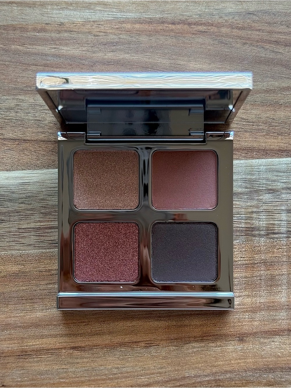 il makiage color boss squad workaholic eyeshadow quad